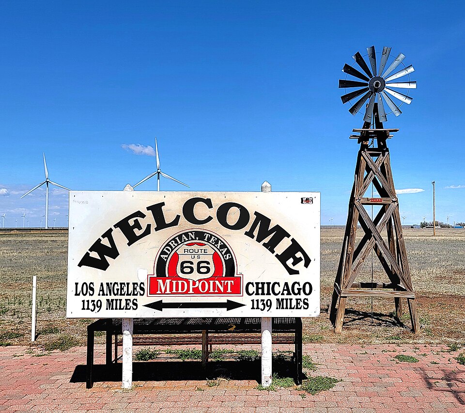 Midpoint Cafe - Adrian, Texas