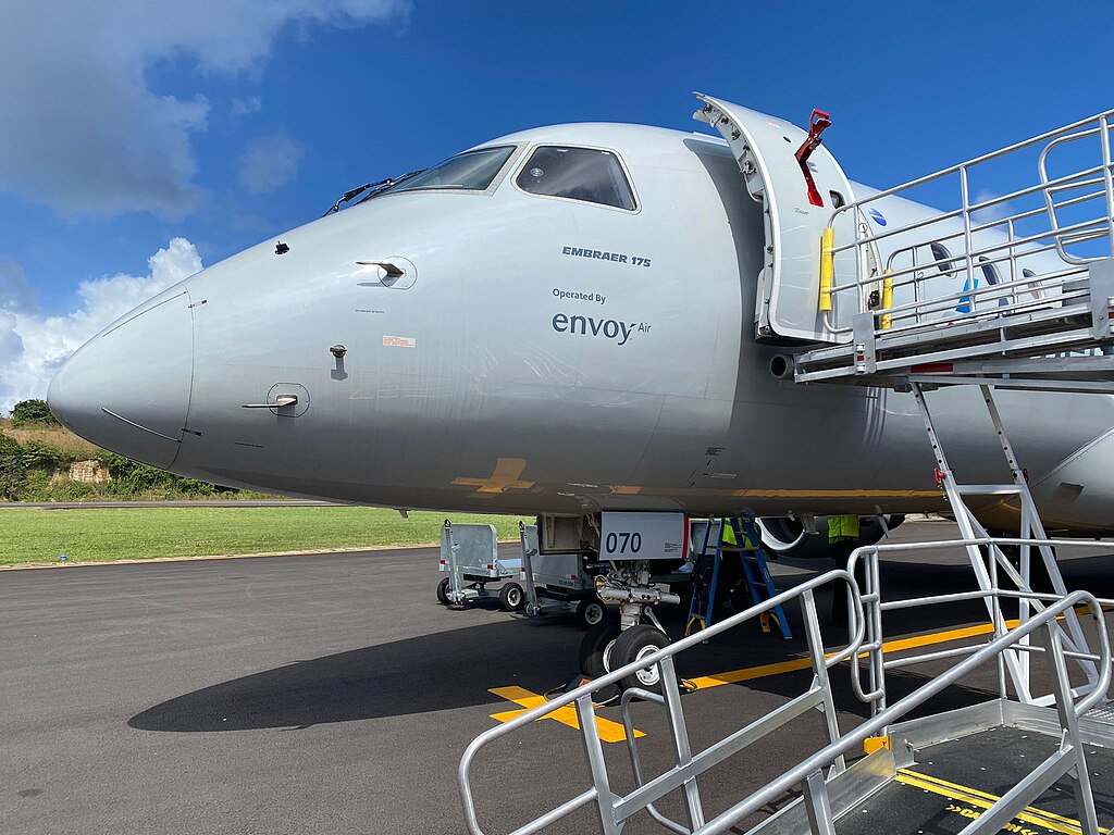 Embraer 175