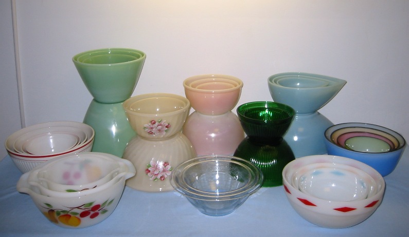 Vintage Pyrex and Fire King cookware