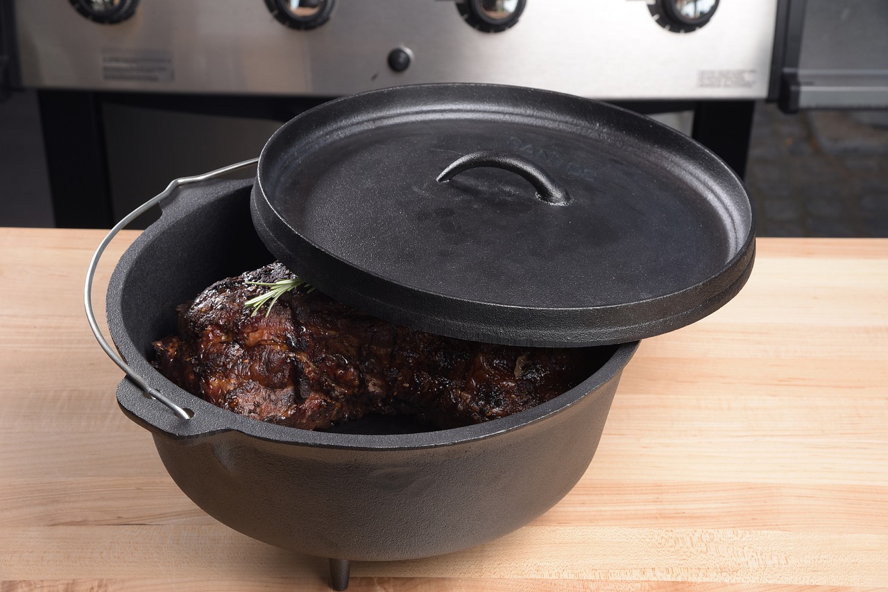 Enameled Cast-Iron Dutch Oven