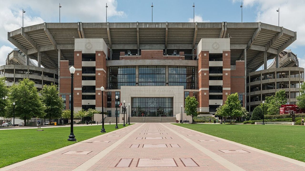 10 Alabama Towns That Have the Highest Home Burglary Rates