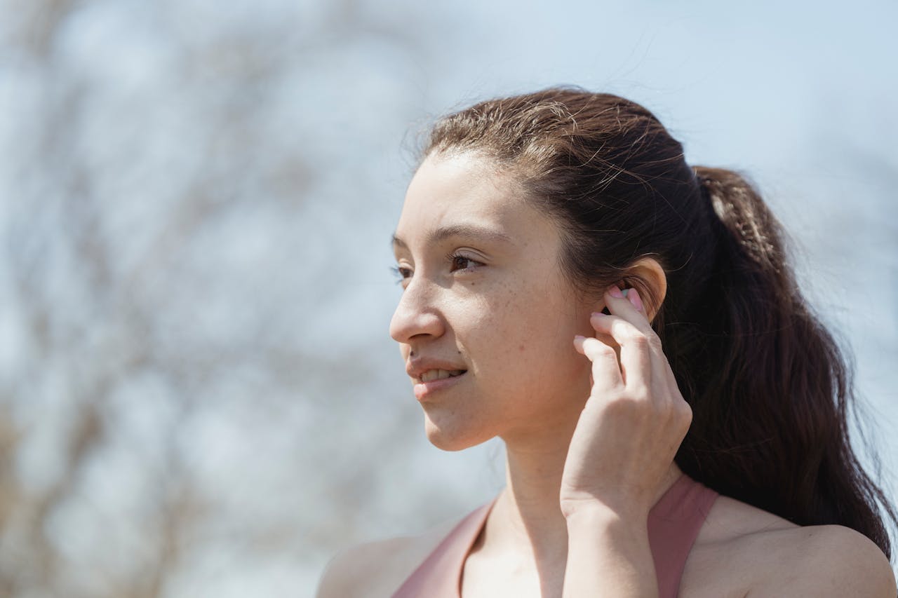 Earbuds: Volume, Not Genre, Hurts Hearing