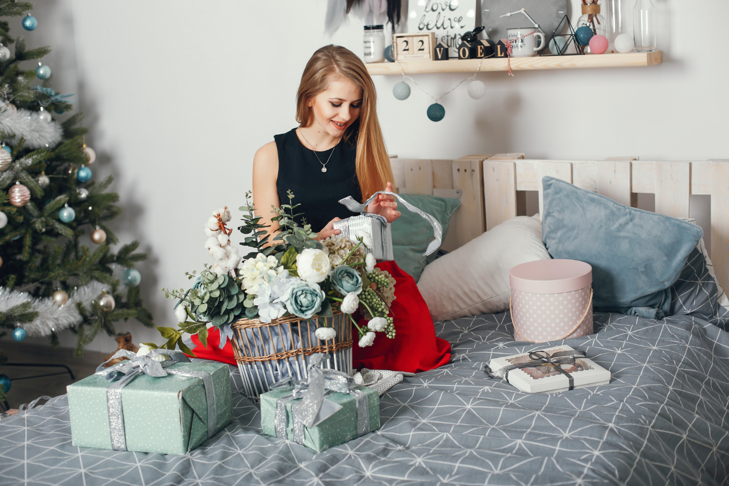 Holiday Decor Pre-Edit And Post-Pack