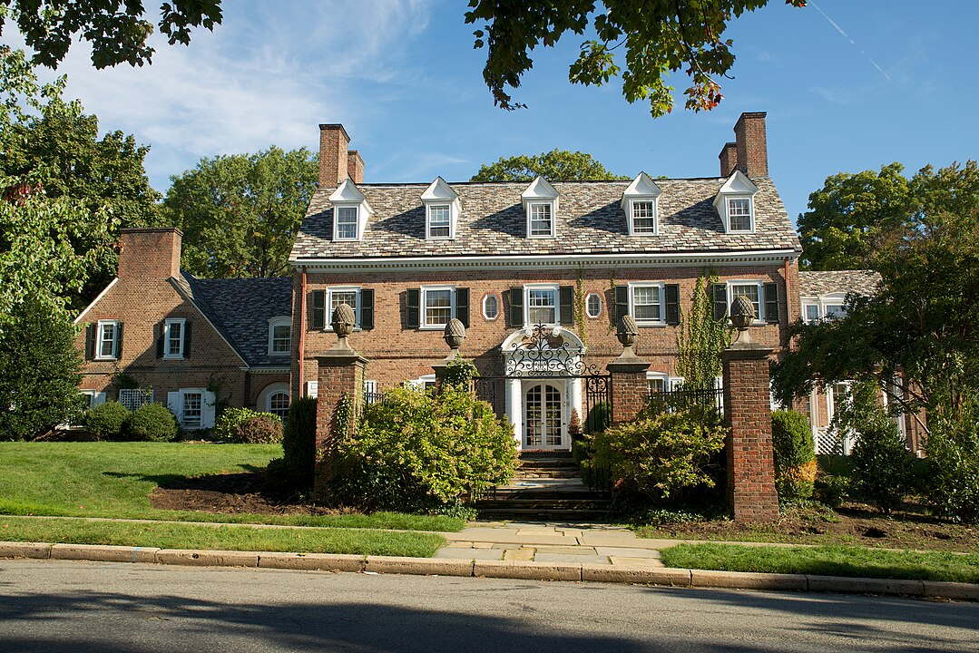 Montclair, New Jersey Using Gas-Powered Leaf Blowers
