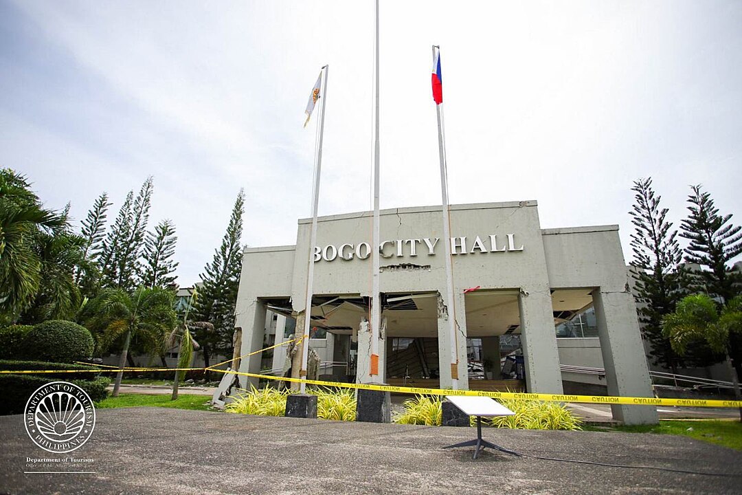 Clusters Of Small Quakes And Deep Rumbles