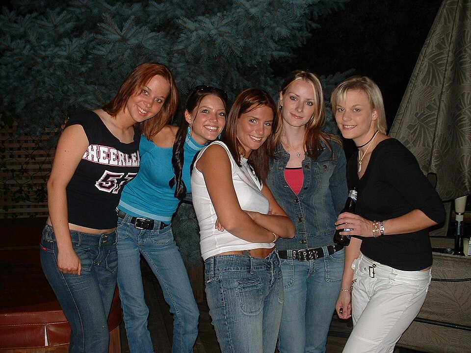 Low Rise Jeans And Peekaboo Waistbands