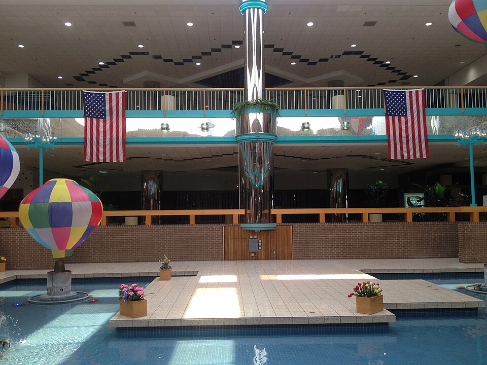 Metro North Mall, Kansas City, Missouri