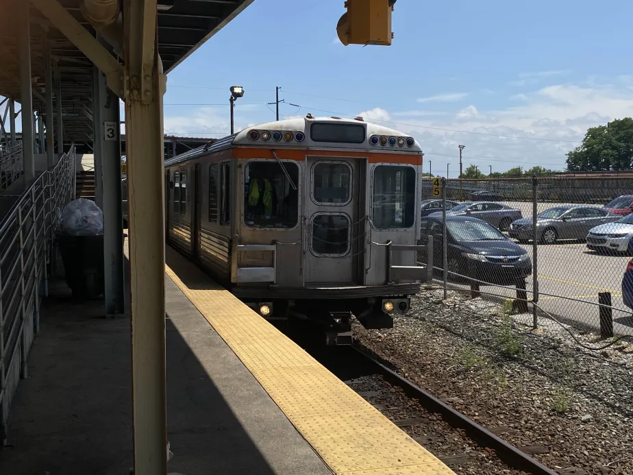 Philadelphia’s Ghostly Spring Garden Station On The Broad–Ridge Spur