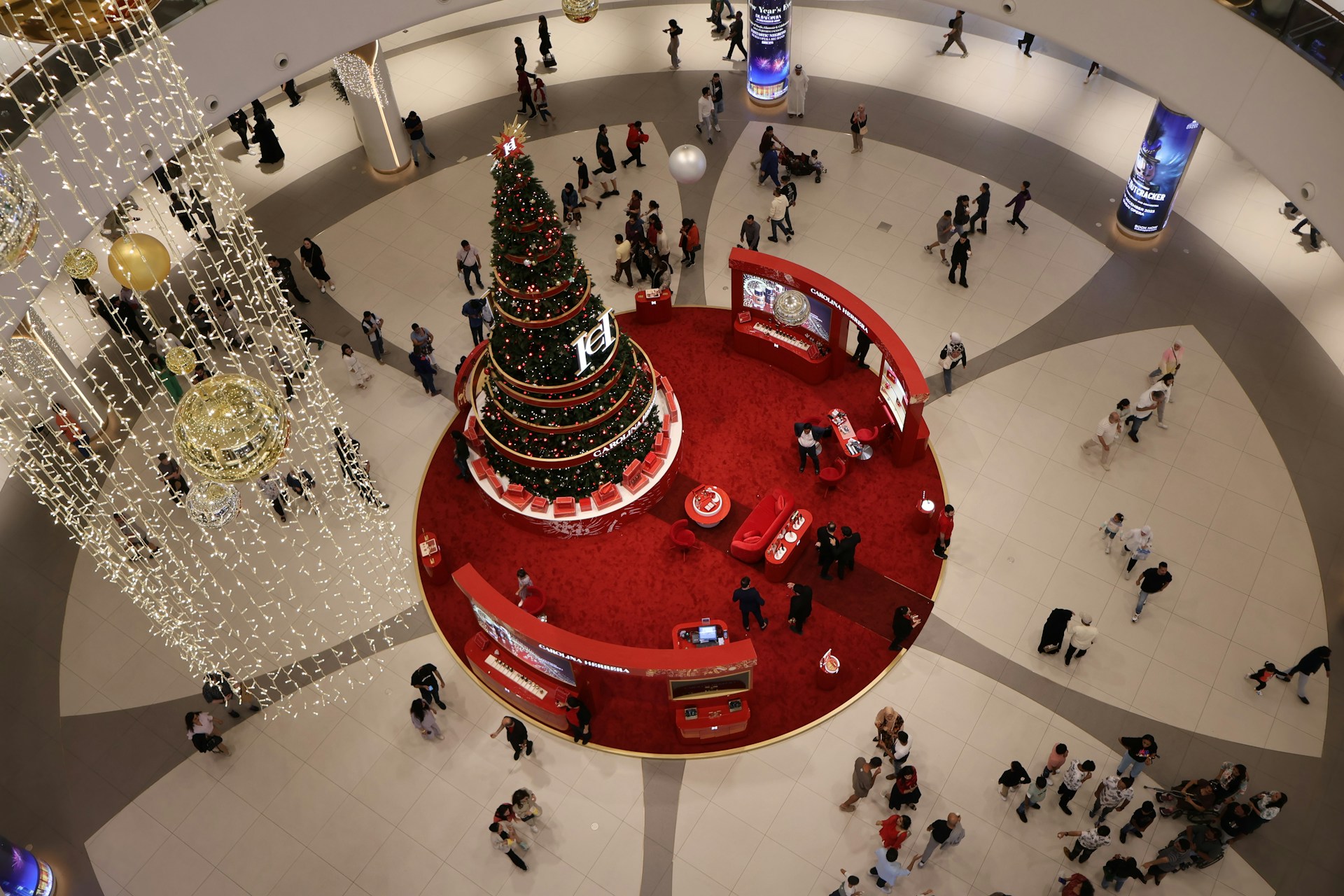 Public Affection In The UAE