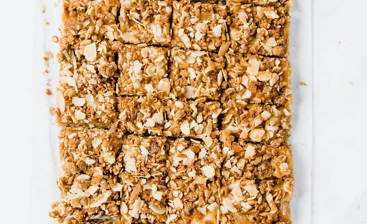 Caramel Oat Crumble Bars