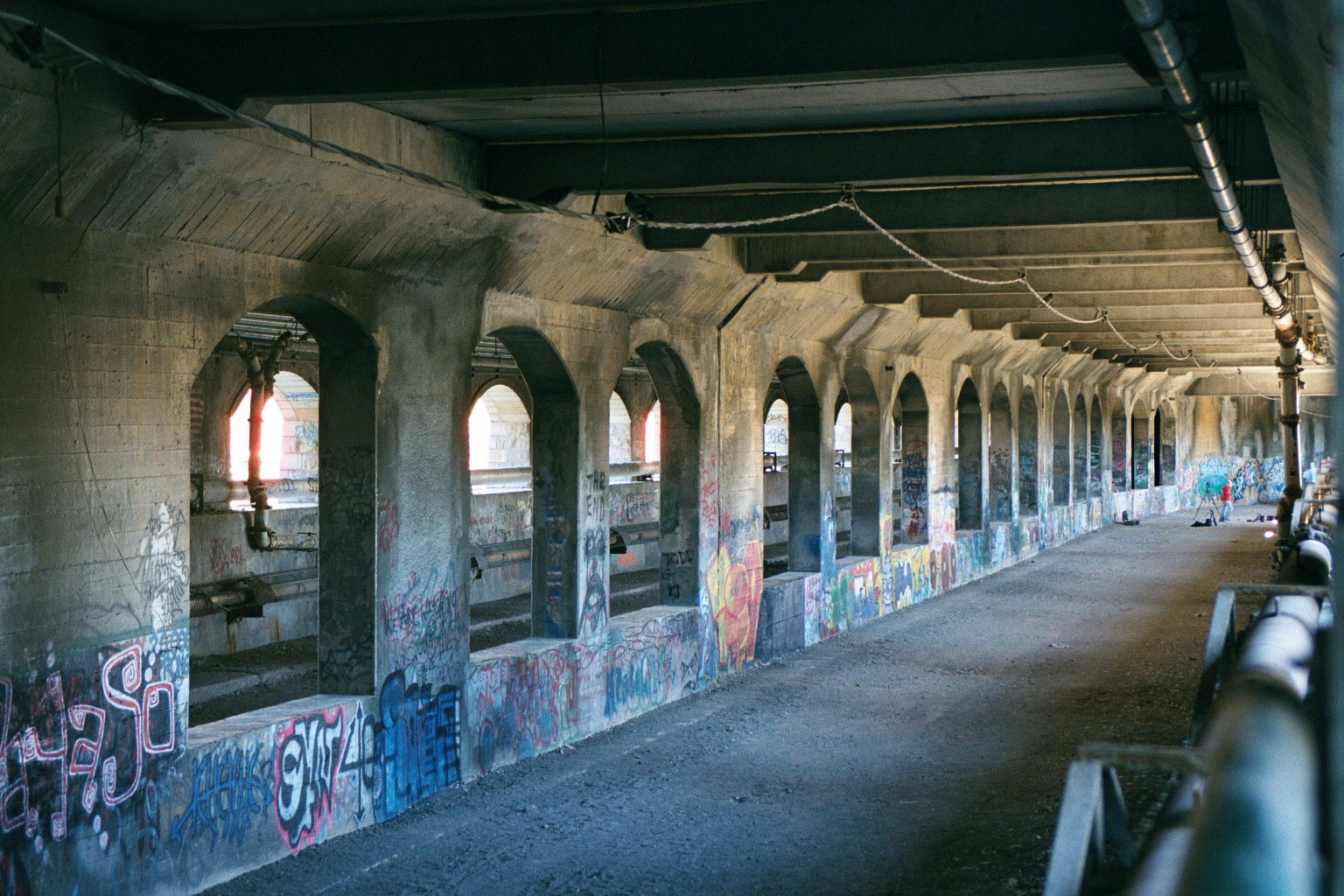 Rochester_NY_Broad_Street_Bridge_Subway_2001