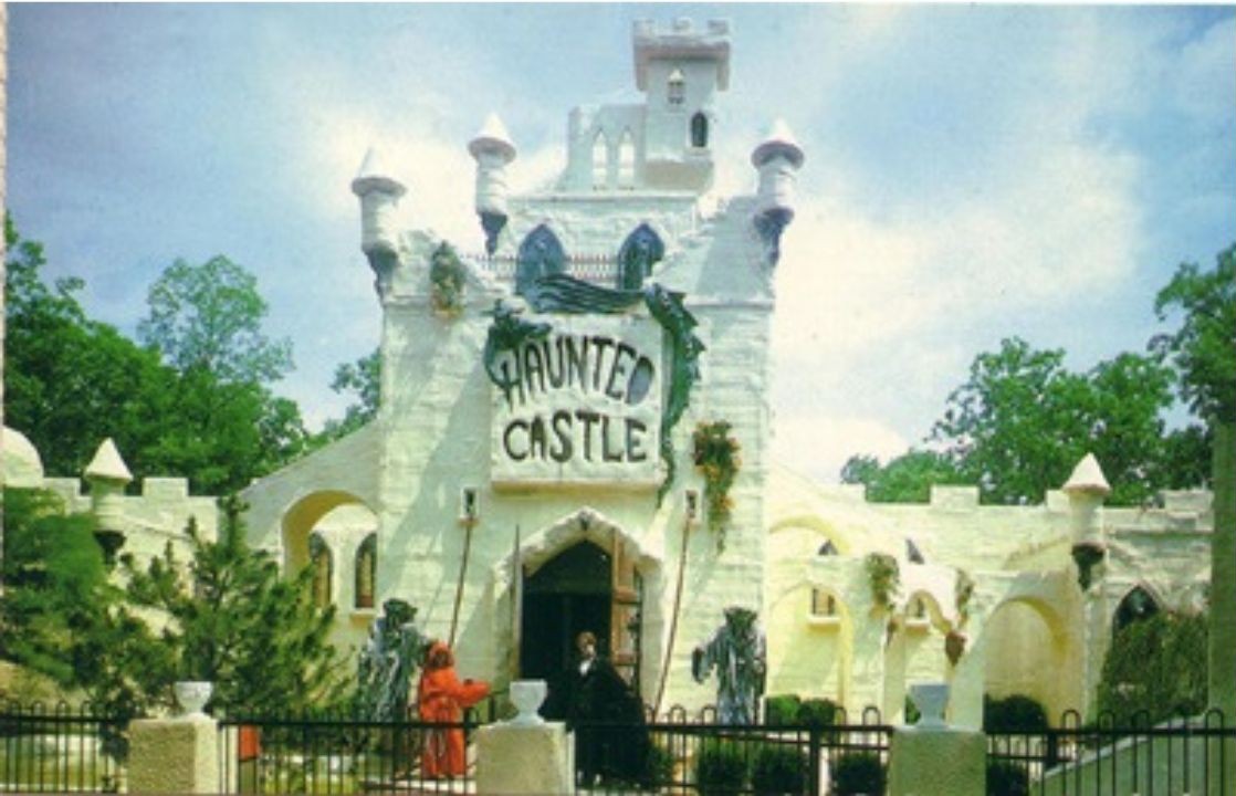 Haunted Castle, Six Flags Great Adventure, New Jersey