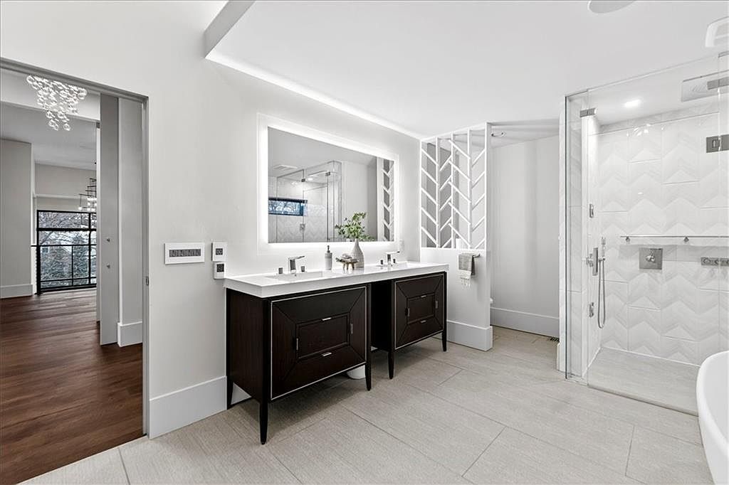 Modern bathroom retreat