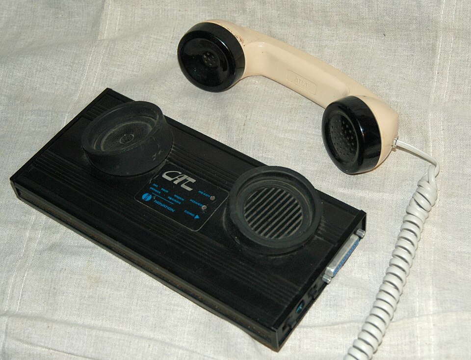 Acoustic Couplers And Primitive Modems