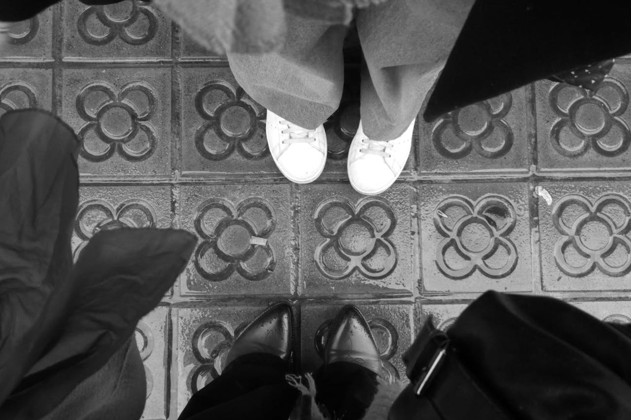 Capri’s Loud Footwear Rule Keeps The Island Quiet