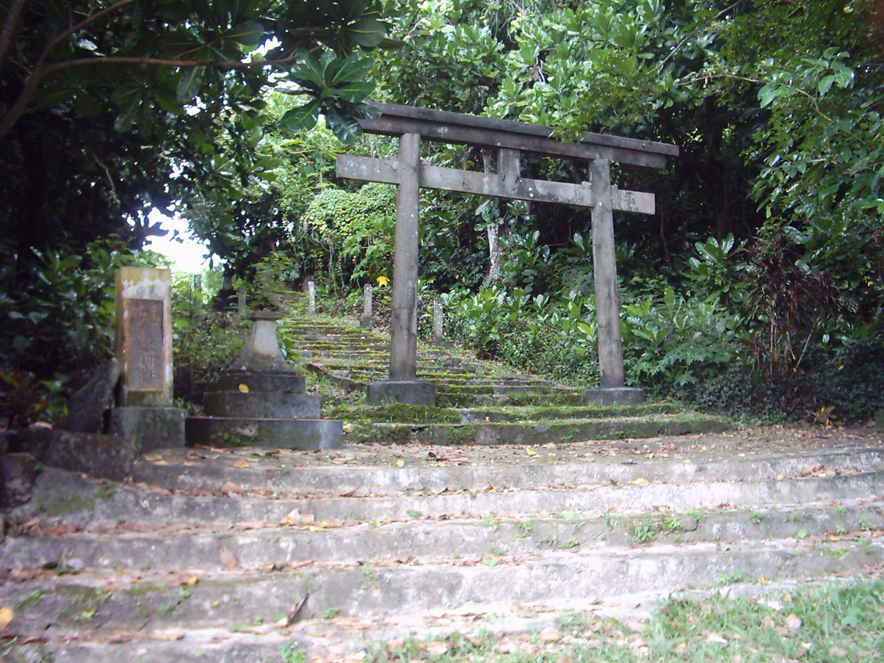 Tinian_Shinto_Shrine_1