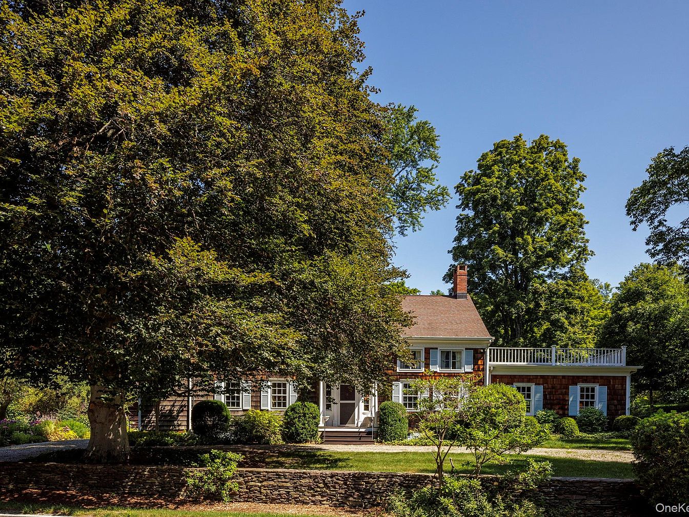 Rossi-Carla_Exquisite-Counterfeits_13