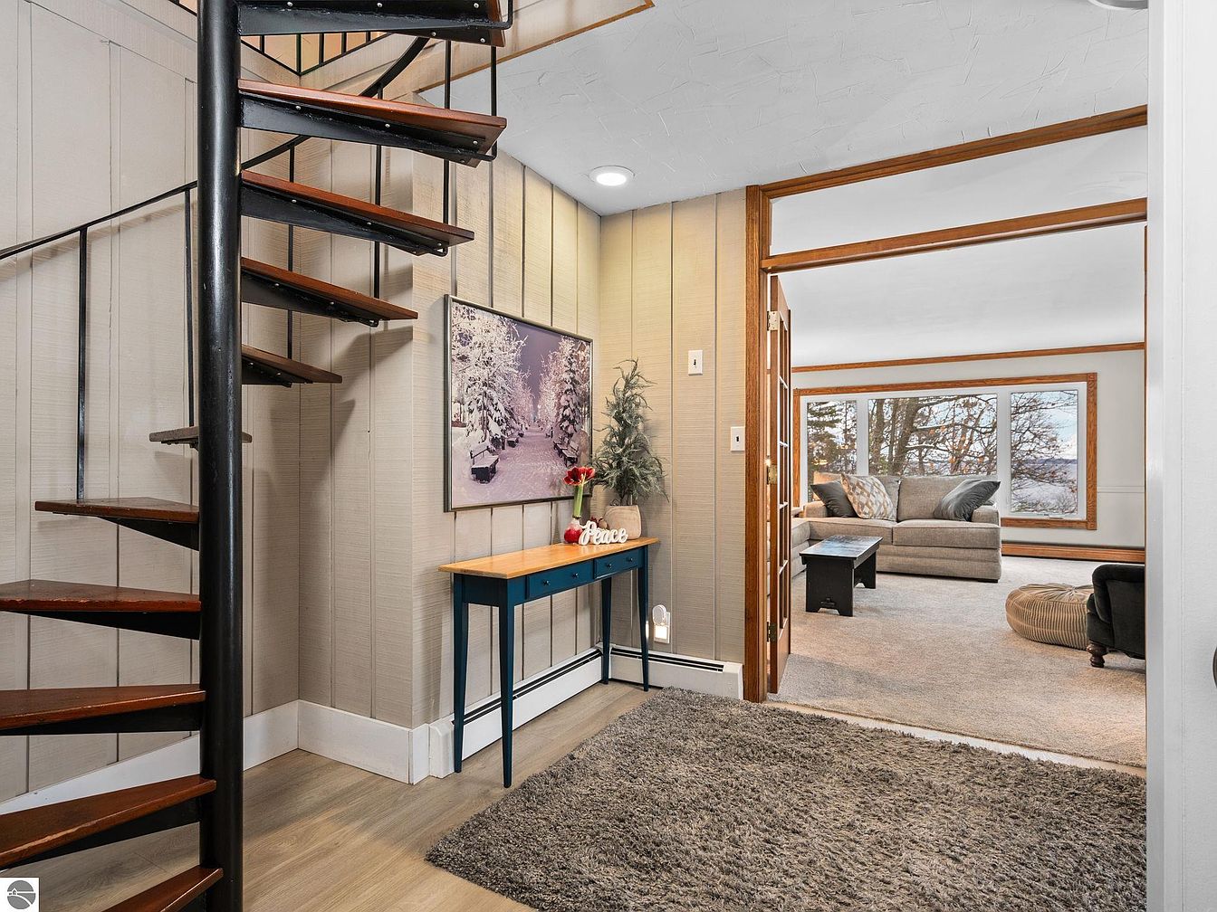 Spiral staircase entry