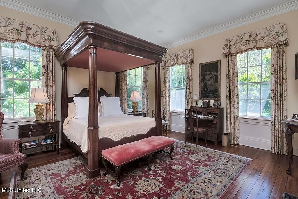 Master bedroom details