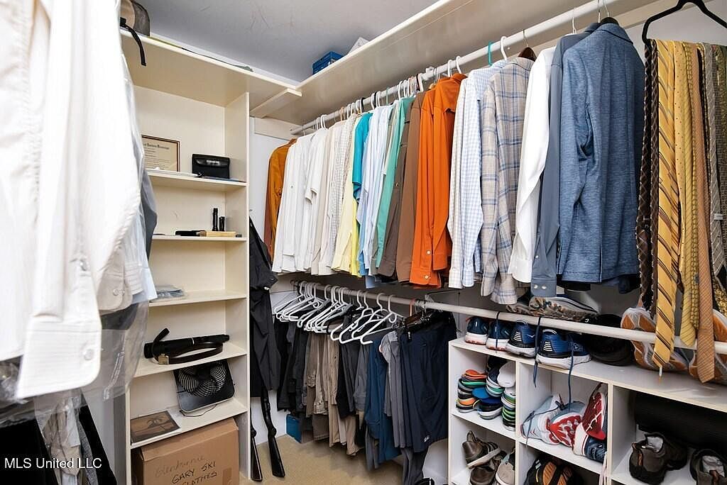 Walk-in closet
