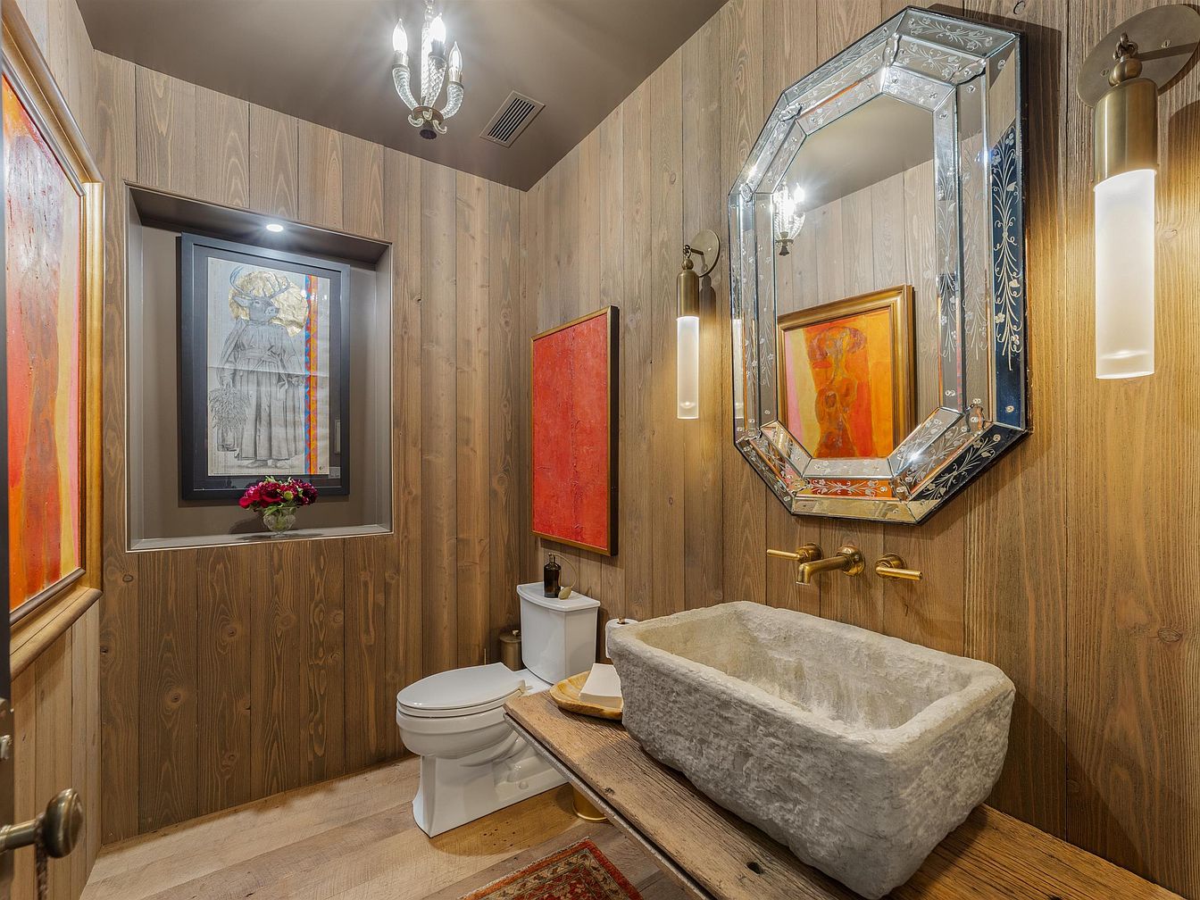 Powder room elegance