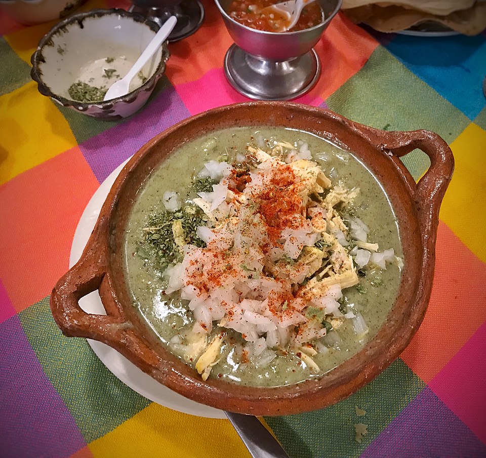960px-Green_pozole,_dressed_(29161841908)_(cropped)