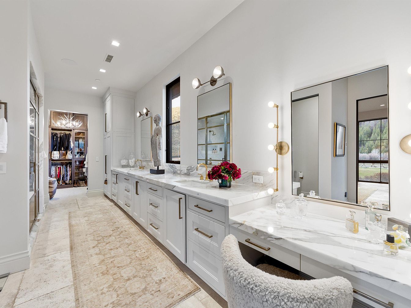 Luxurious master bathroom