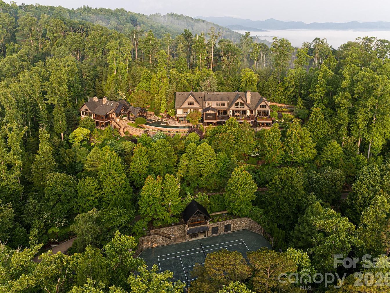 Rossi-Carla_Exquisite-Counterfeits_13