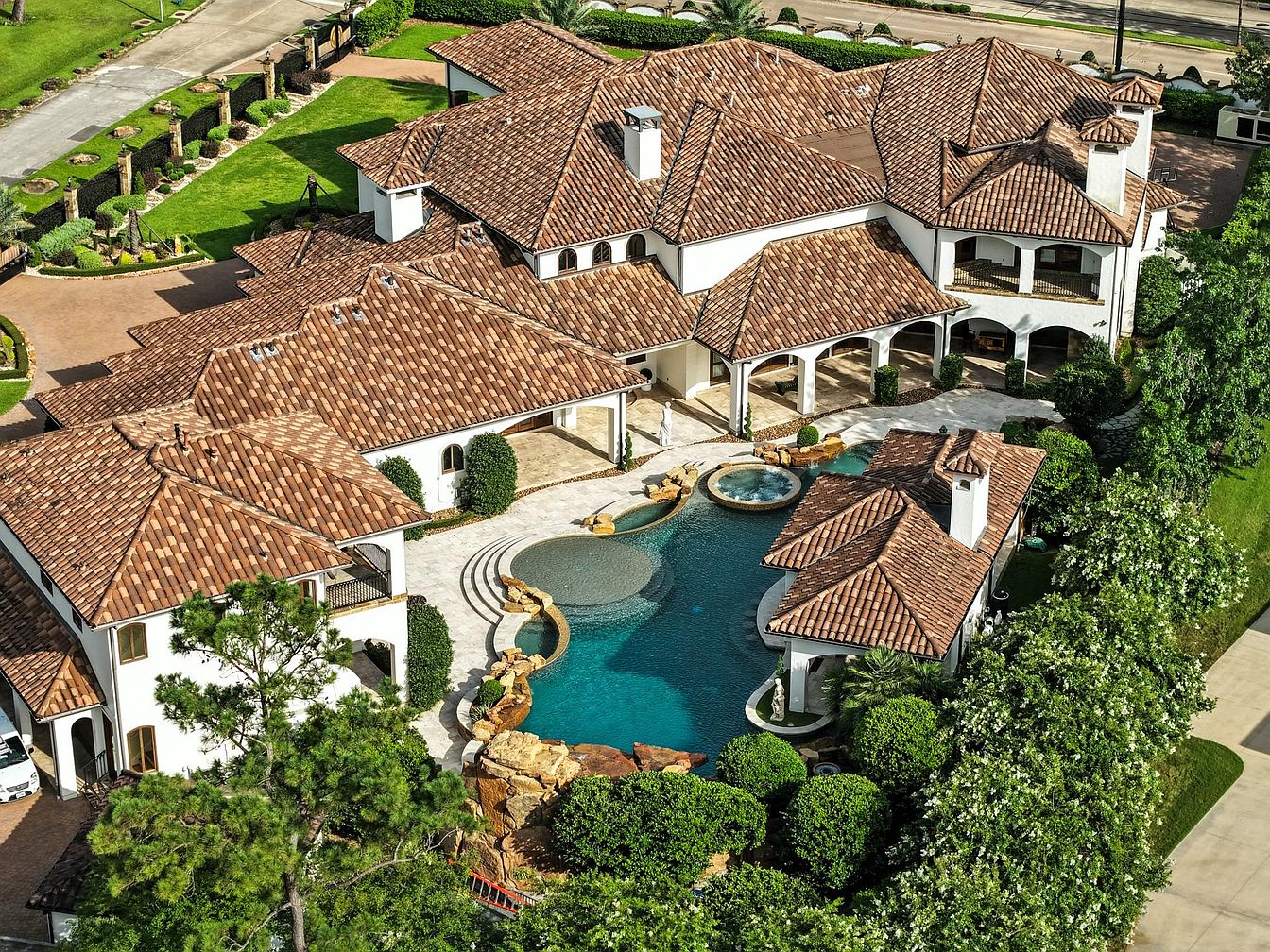 Rossi-Carla_Exquisite-Counterfeits_13