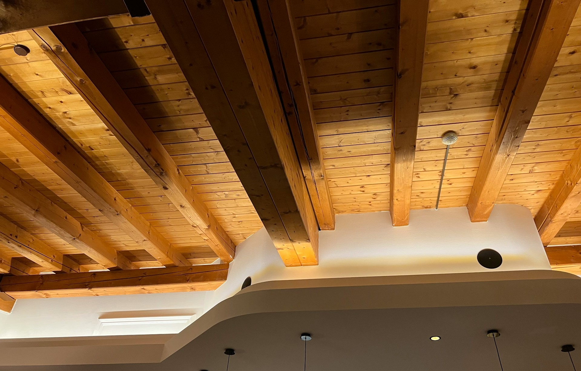 Exposed Beams, Real or Faux