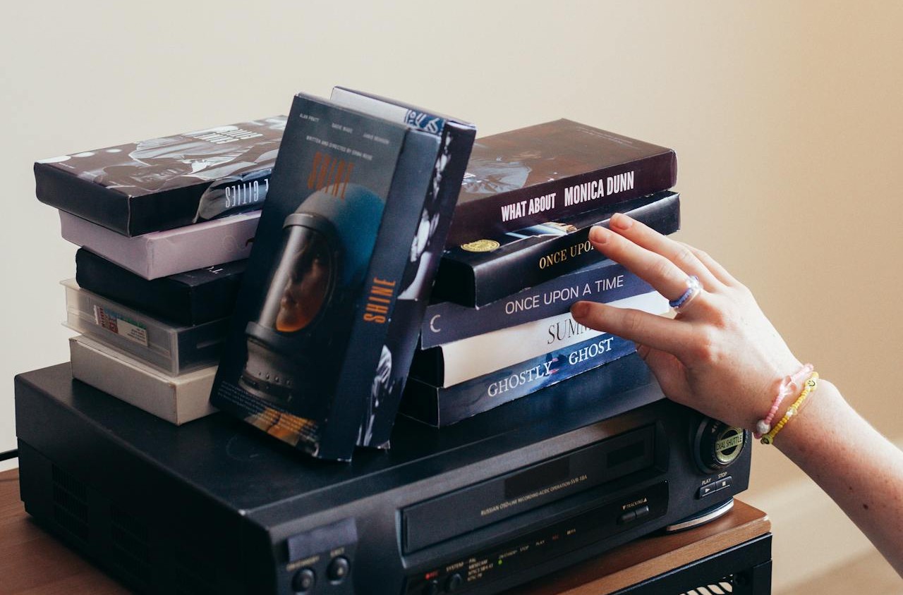 Rossi-Carla_Exquisite-Counterfeits_13 Sharing Tapes Became A Social Habit