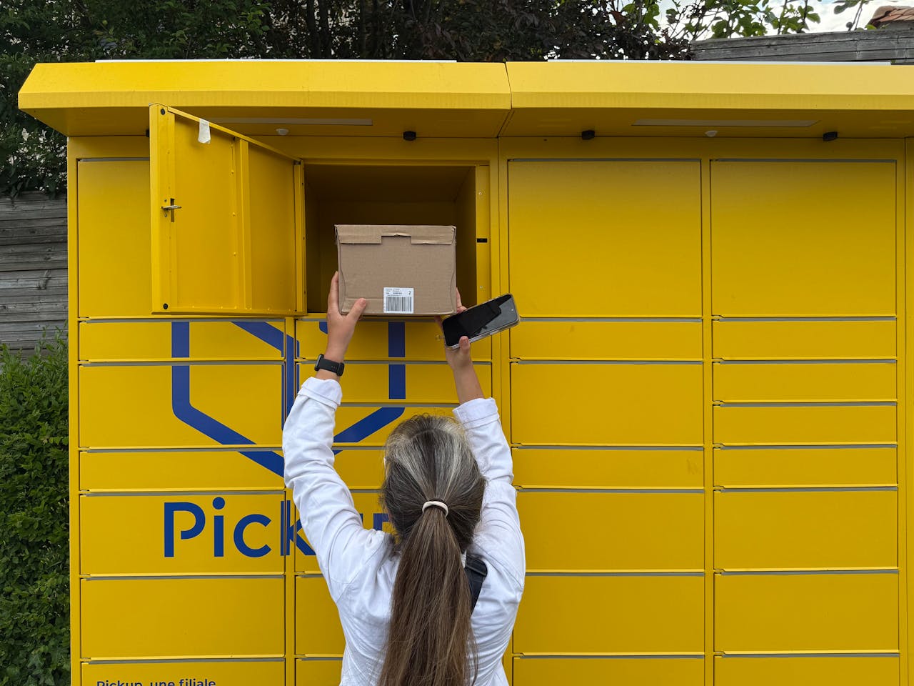 parcel locker