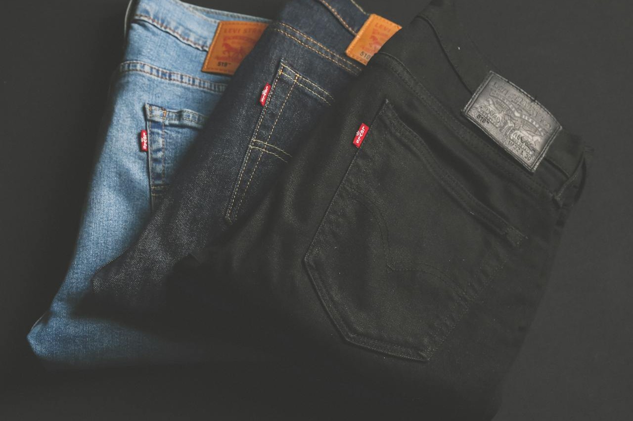 Low-Rise Jeans