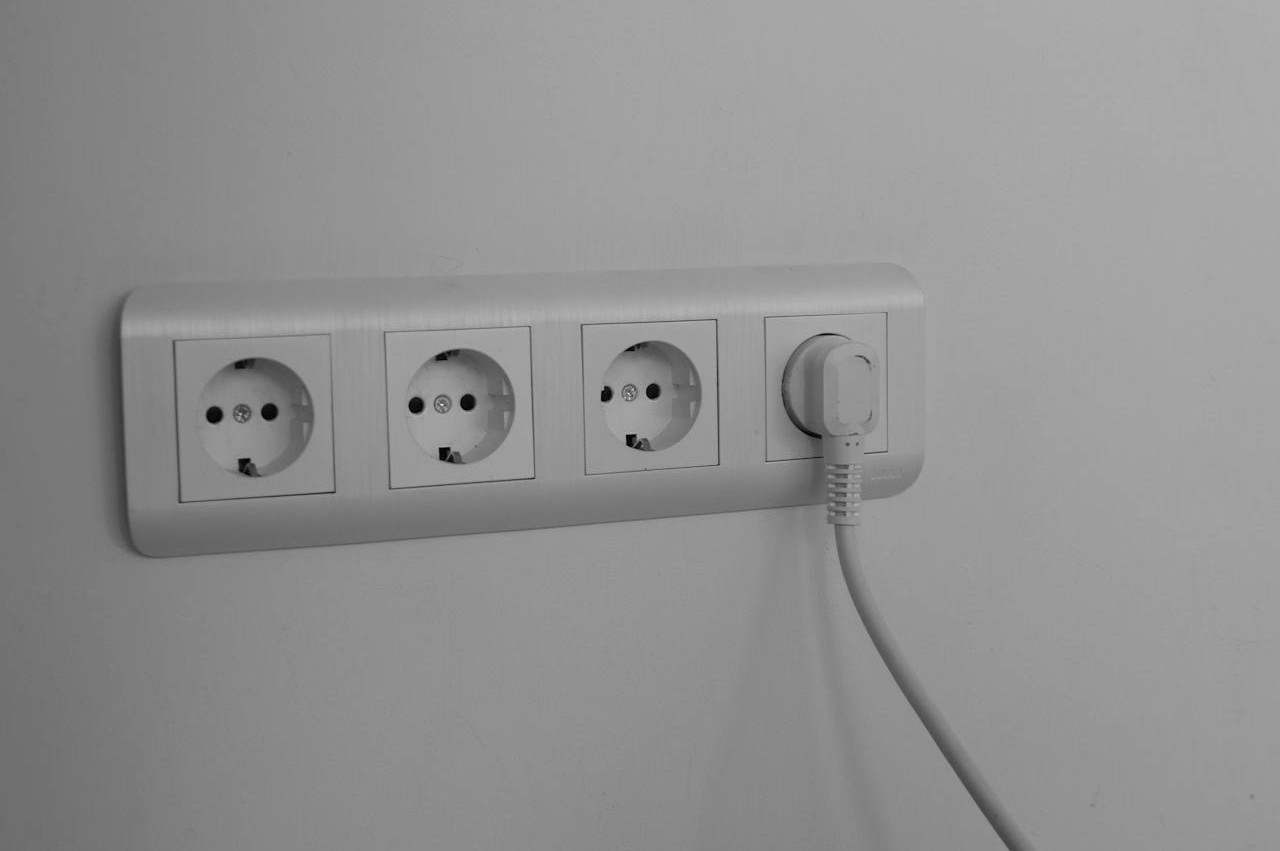 Inspect the Power Cord, Plug, and Outlet