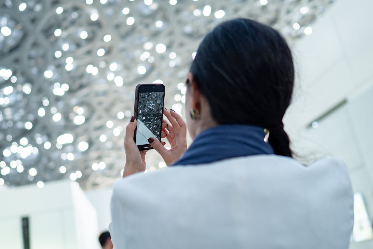 Phone Use at Shared Moments