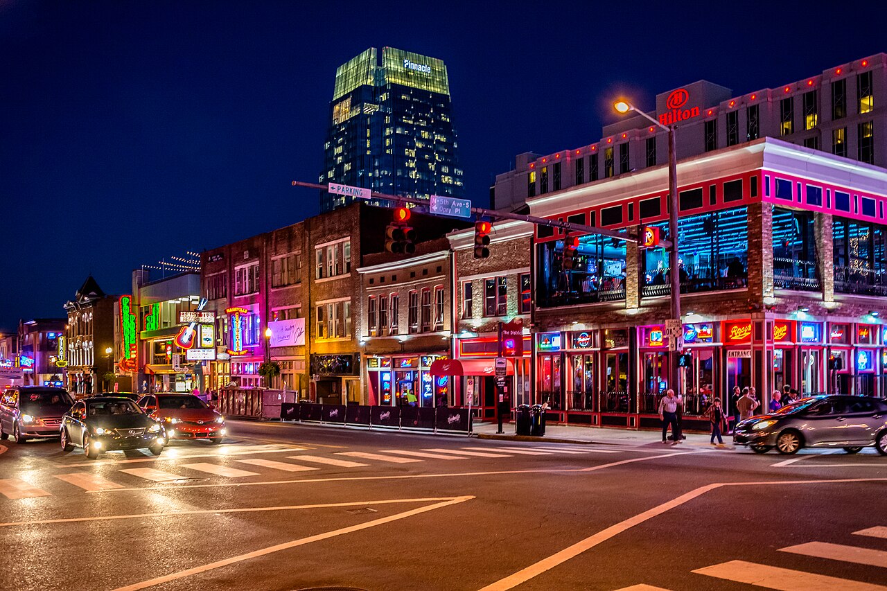Broadway (Nashville, Tennessee)