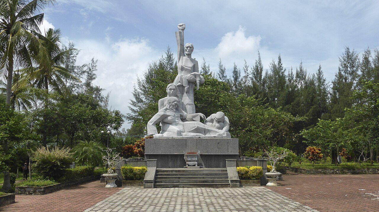 1280px-Monument_of_the_My_Lai_Massacre_(2)