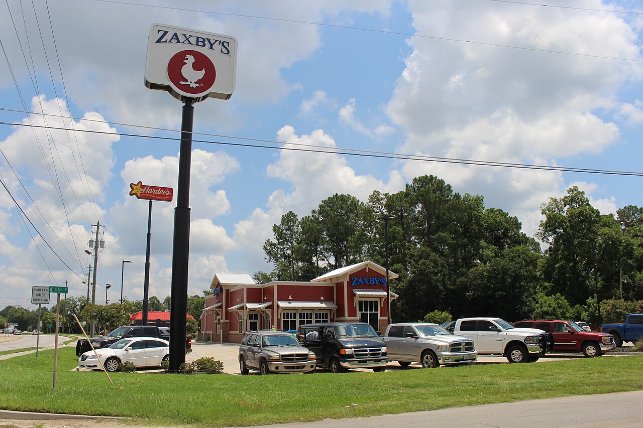 1280px-Zaxby's,_Adel
