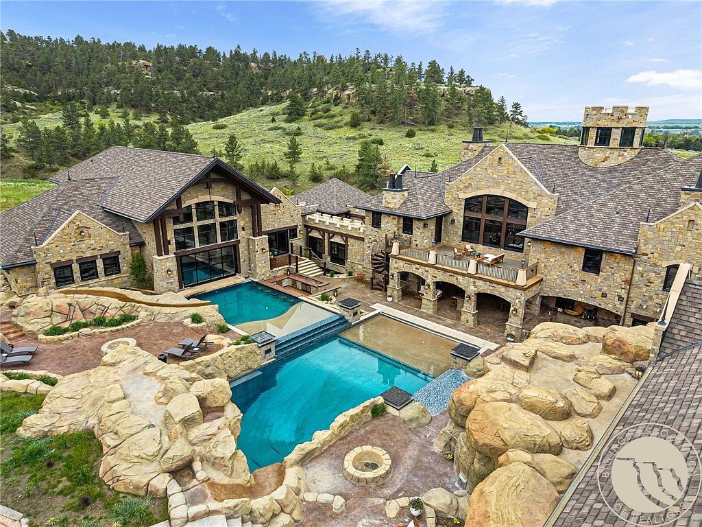 Rossi-Carla_Exquisite-Counterfeits_13