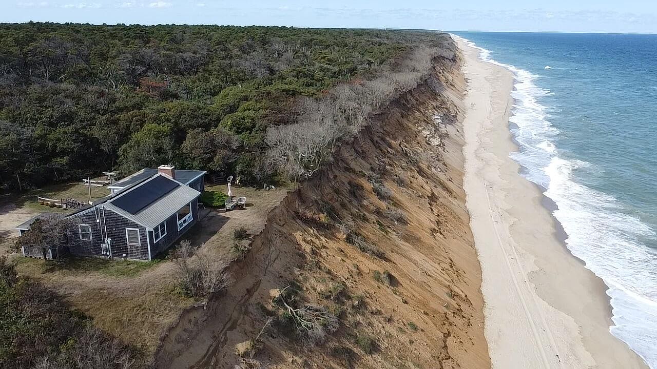 Rossi-Carla_Exquisite-Counterfeits_13