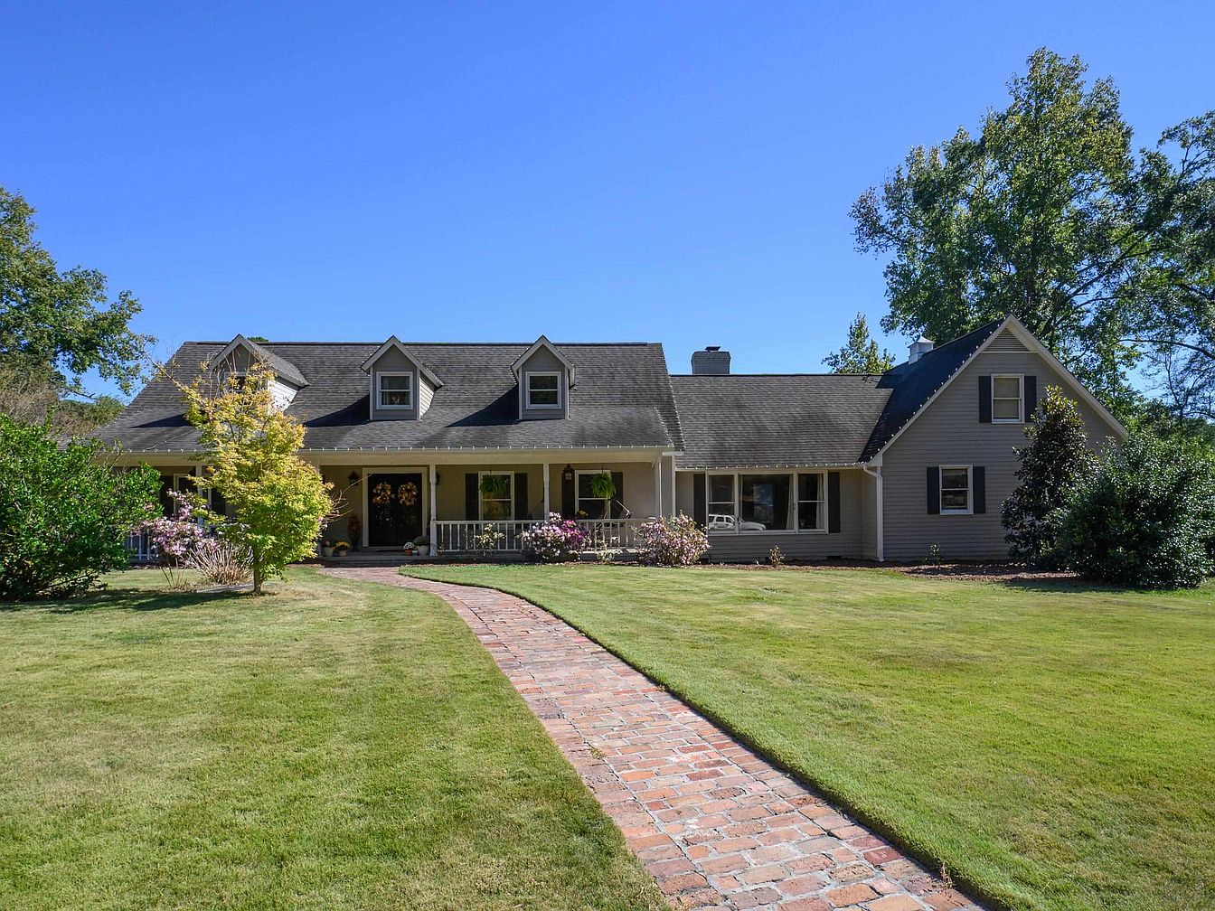 Rossi-Carla_Exquisite-Counterfeits_13