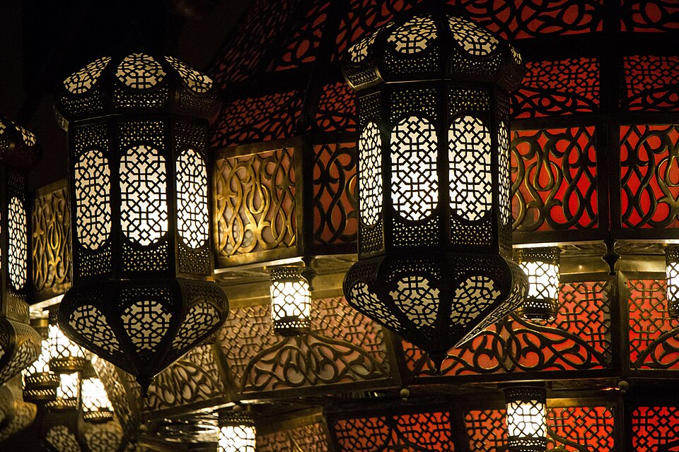 960px-Arabic_lanterns