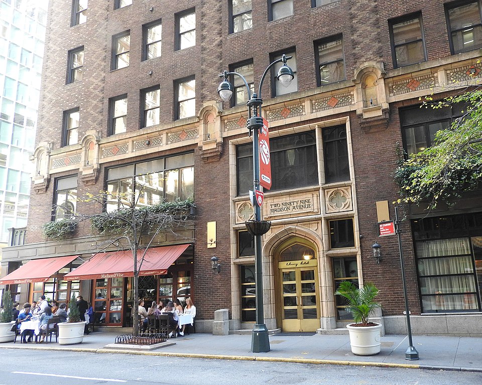 960px-Library_Hotel_41st_St_jeh