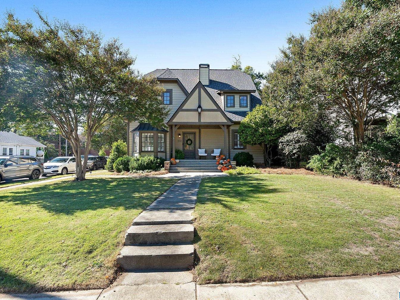 Rossi-Carla_Exquisite-Counterfeits_13