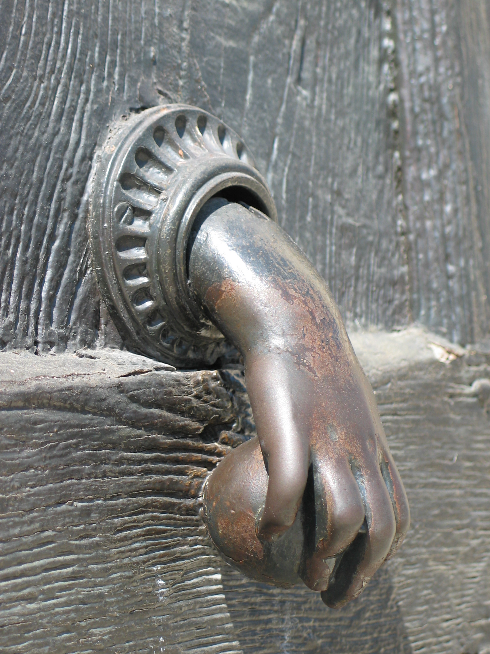 door knocker