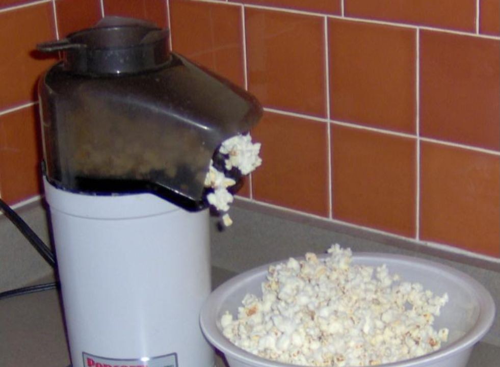 Hot-Air Popcorn Poppers