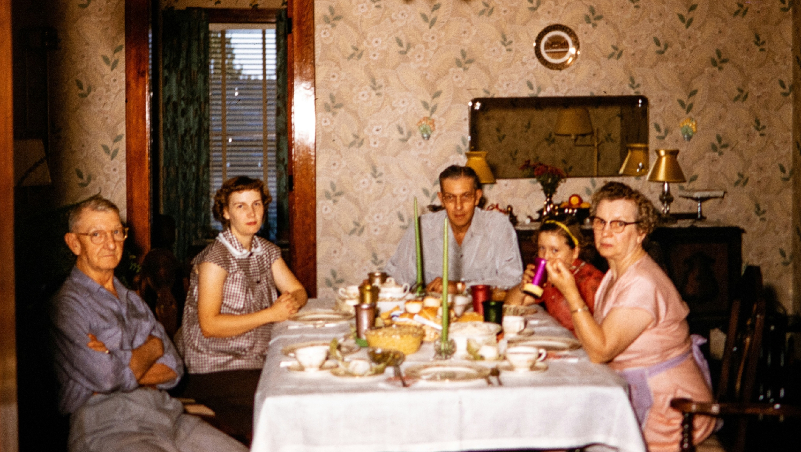 WeddingTraditions_MaliHenna_DeniseStephanie_002RZ 50s family