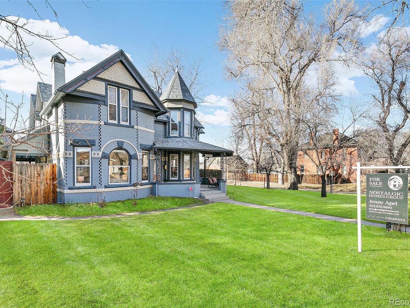 Rossi-Carla_Exquisite-Counterfeits_13