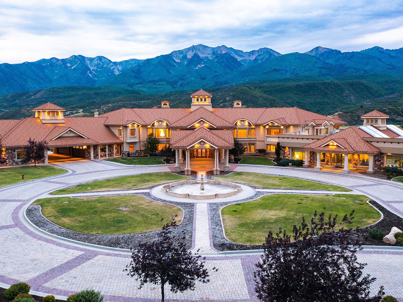 Rossi-Carla_Exquisite-Counterfeits_13