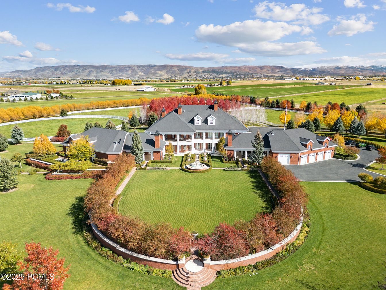 Rossi-Carla_Exquisite-Counterfeits_13